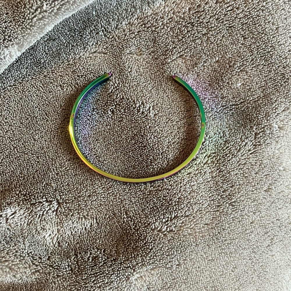 Iridescent Equestrian Bracelet - Picture 3 of 4